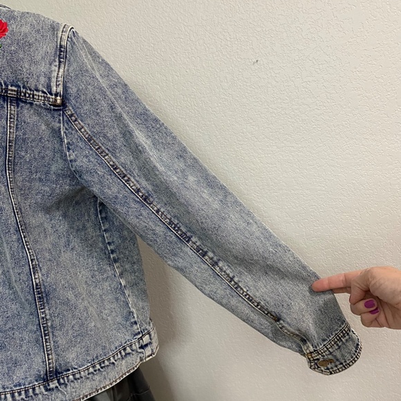 Forever 21 Embroidered Plus Jean Jacket Size 2X - Picture 10 of 12
